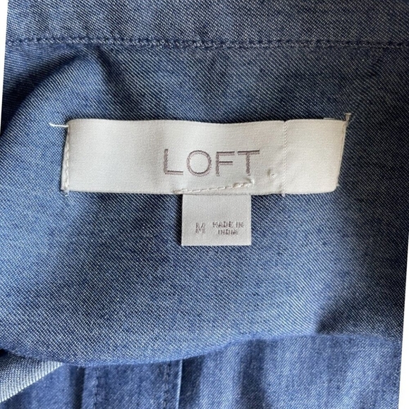 LOFT Chambray Denim Shirt Women's Blue Long Sleeve Button Down Top Size Medium - Picture 5 of 6